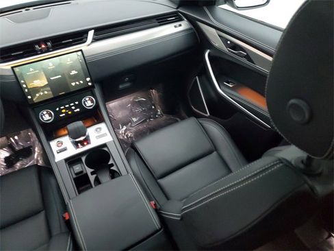 Certified 2025 Jaguar F-PACE R-Dynamic S image 16