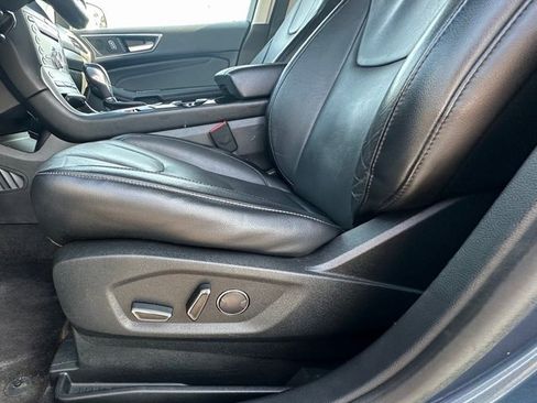 Used 2018 Ford Edge Titanium image 14