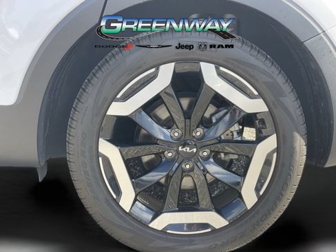 Used 2024 Kia Telluride EX w/ EX Captain's Chair Package FWD image 34