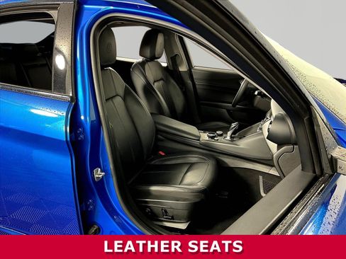 Used 2019 Alfa Romeo Giulia Ti w/ Nero Edizione RWD image 29
