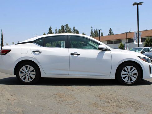 Used 2024 Nissan Sentra S FWD image 39