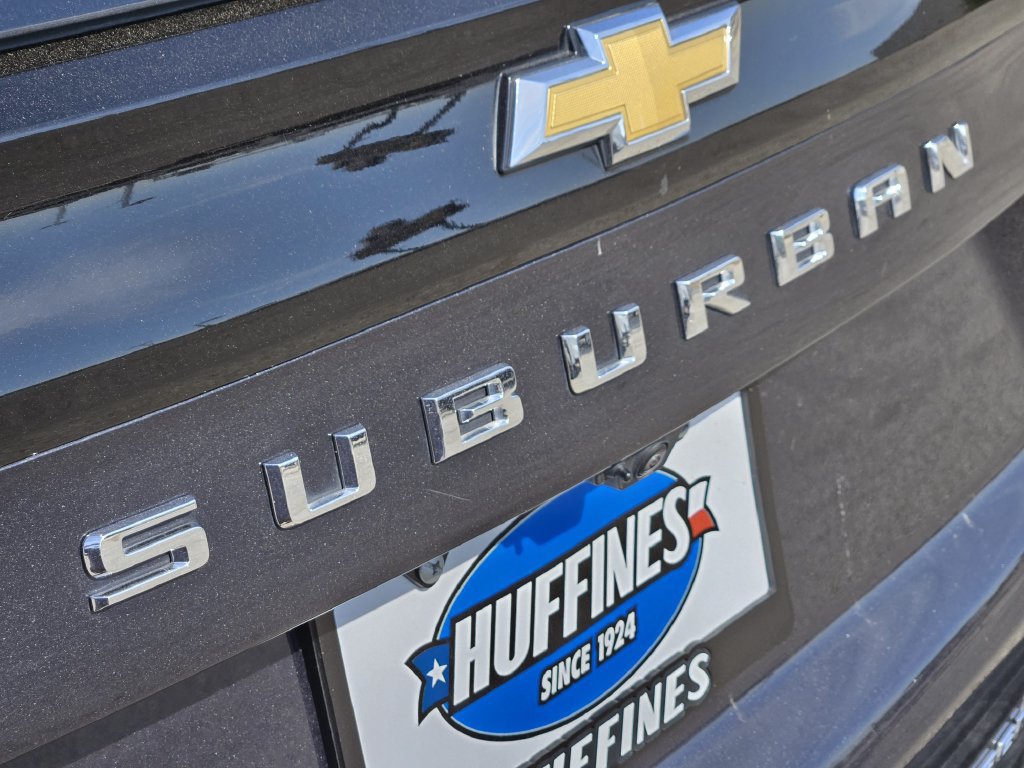 Used 2025 Chevrolet Suburban Premier RWD image 10