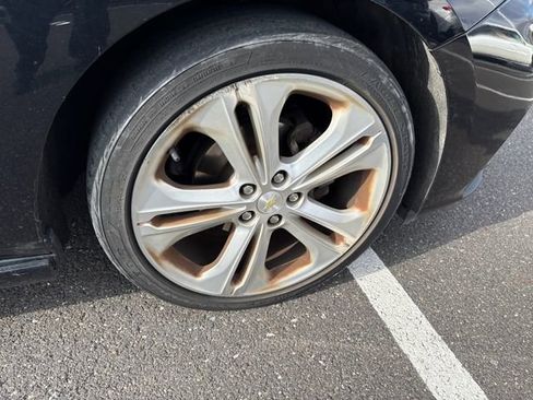 Used 2017 Chevrolet Cruze Premier w/ RS Package image 9