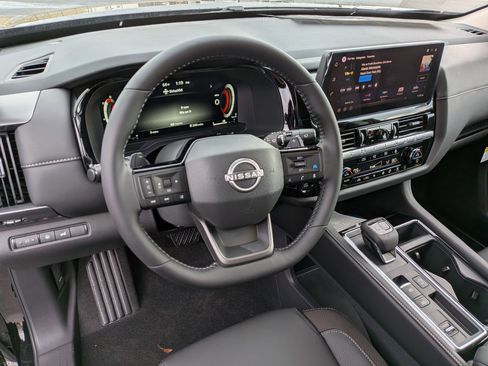 New 2026 Nissan Pathfinder SL image 15