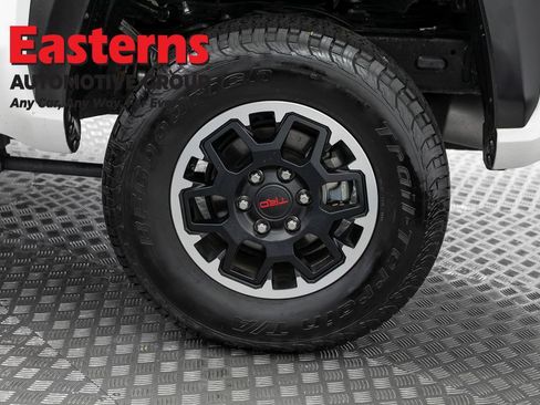 Used 2024 Toyota Tacoma TRD Off-Road AWD/4WD image 32