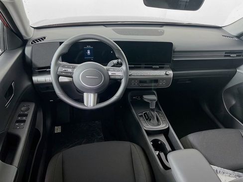 Certified 2025 Hyundai Kona SEL image 19