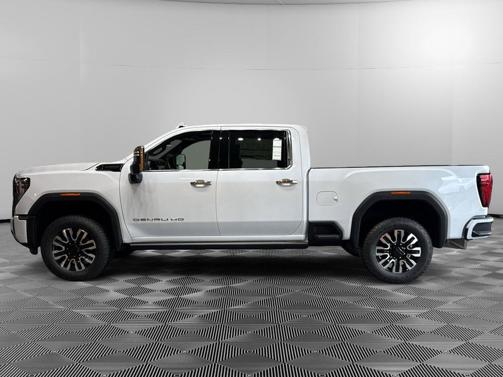 New 2026 GMC Sierra 3500 Denali Ultimate AWD/4WD image 2