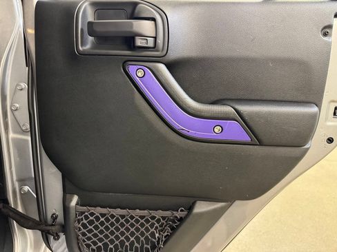Used 2018 Jeep Wrangler Unlimited Sahara AWD/4WD image 20