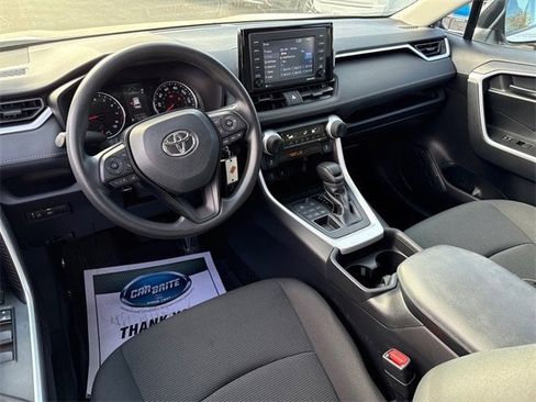 Used 2021 Toyota RAV4 LE image 12