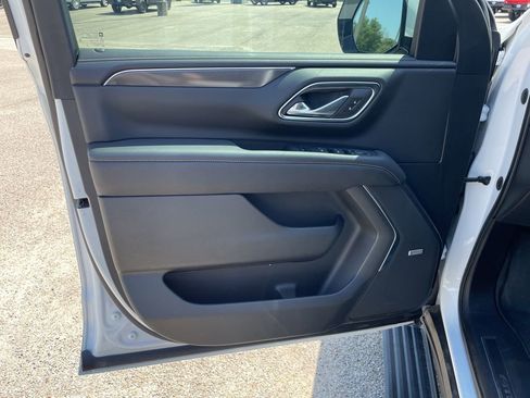 Used 2021 GMC Yukon AT4 w/ AT4 Premium Plus Package AWD/4WD image 13