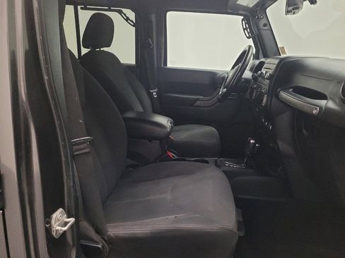 Used 2018 Jeep Wrangler Unlimited Sport S image 21