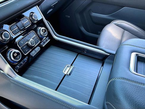 Used 2024 GMC Yukon Denali w/ Max Trailering Package AWD/4WD image 18