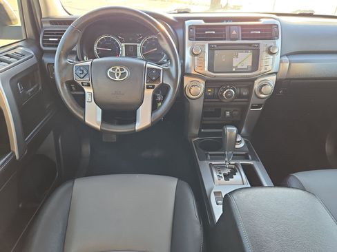 Used 2018 Toyota 4Runner SR5 Premium image 27