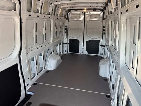 New 2025 Mercedes-Benz Sprinter 2500 image 17