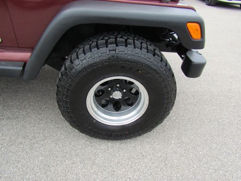 Used 2001 Jeep Wrangler Sahara AWD/4WD image 12