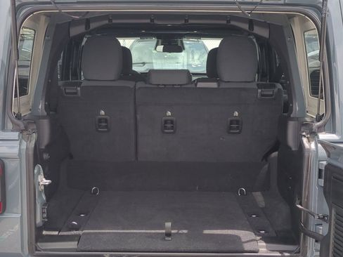 Used 2025 Jeep Wrangler Unlimited Sahara w/ Safety Group AWD/4WD image 14