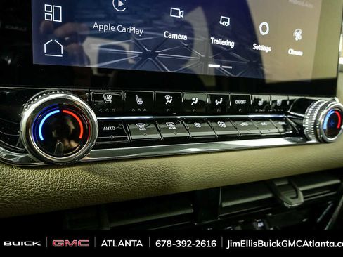 New 2026 GMC Canyon Denali image 17