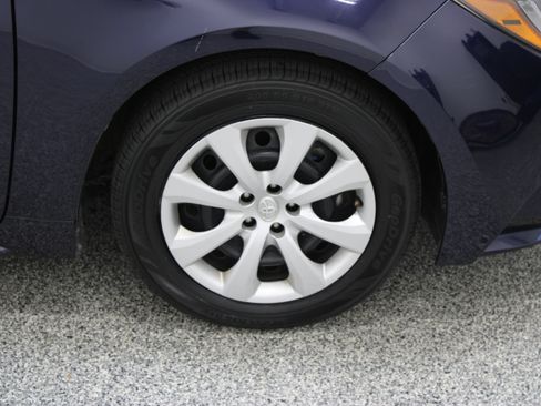 Used 2024 Toyota Corolla LE FWD image 5