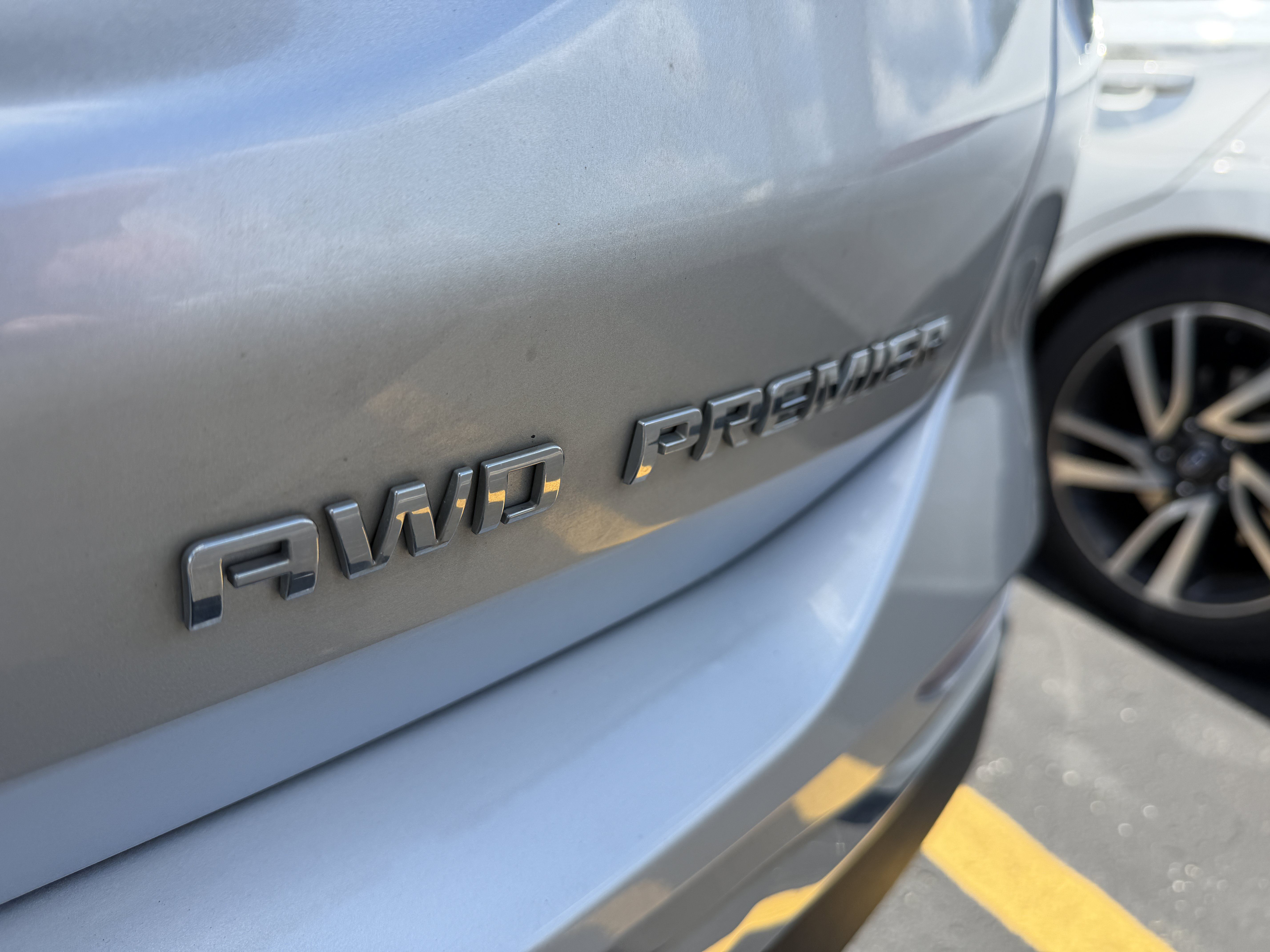 Used 2021 Chevrolet Equinox Premier AWD/4WD image 8
