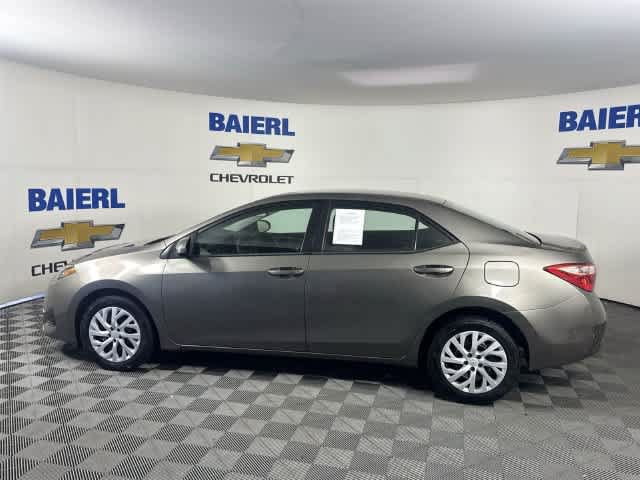 Used 2017 Toyota Corolla LE FWD image 2
