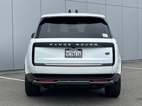 Used 2023 Land Rover Range Rover SE image 4
