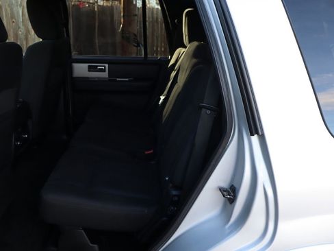 Used 2017 Ford Expedition XLT image 20