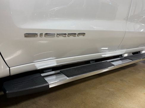 Used 2020 GMC Sierra 1500 SLT image 25