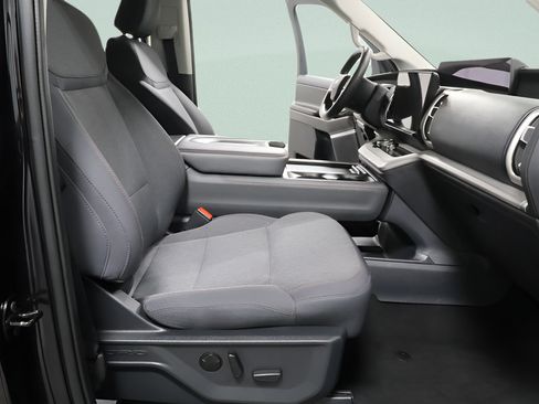 Used 2025 Ford Expedition Active AWD/4WD image 35