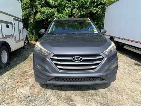 Used 2017 Hyundai Tucson SE w/ SE Popular Package 02 AWD/4WD image 3