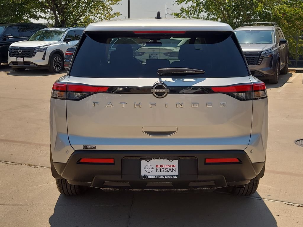 Certified 2025 Nissan Pathfinder S FWD image 3