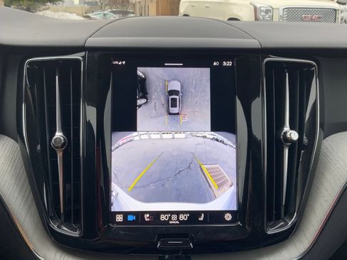 Used 2025 Volvo XC60 B5 Plus image 33