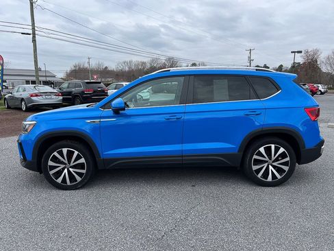 Used 2023 Volkswagen Taos SE image 2