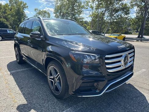 Used 2026 Mercedes-Benz GLS 450 4MATIC image 1