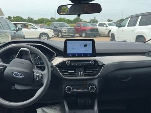 Used 2022 Ford Escape SE FWD image 9