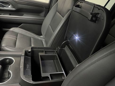 Used 2022 Chevrolet Suburban RST w/ Sport Performance Package image 29