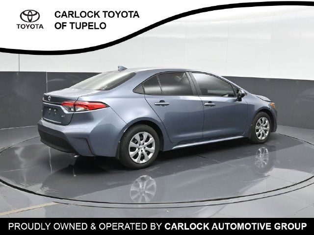 Used 2026 Toyota Corolla LE FWD image 3