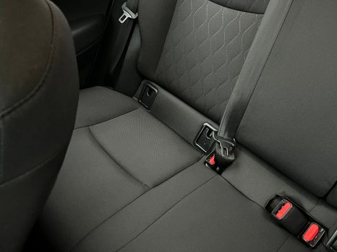 Used 2025 Toyota Corolla Cross LE image 39