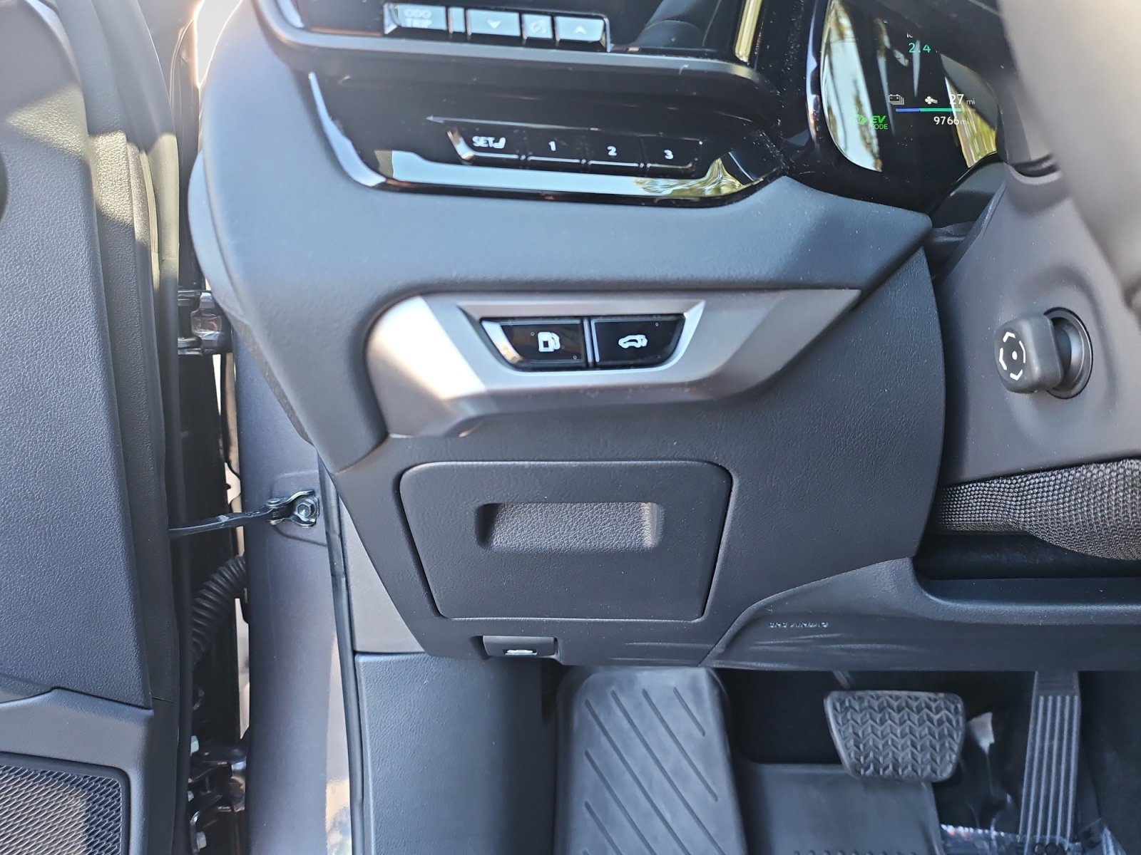 Used 2025 Lexus RX 450h AWD w/ Convenience Package image 34