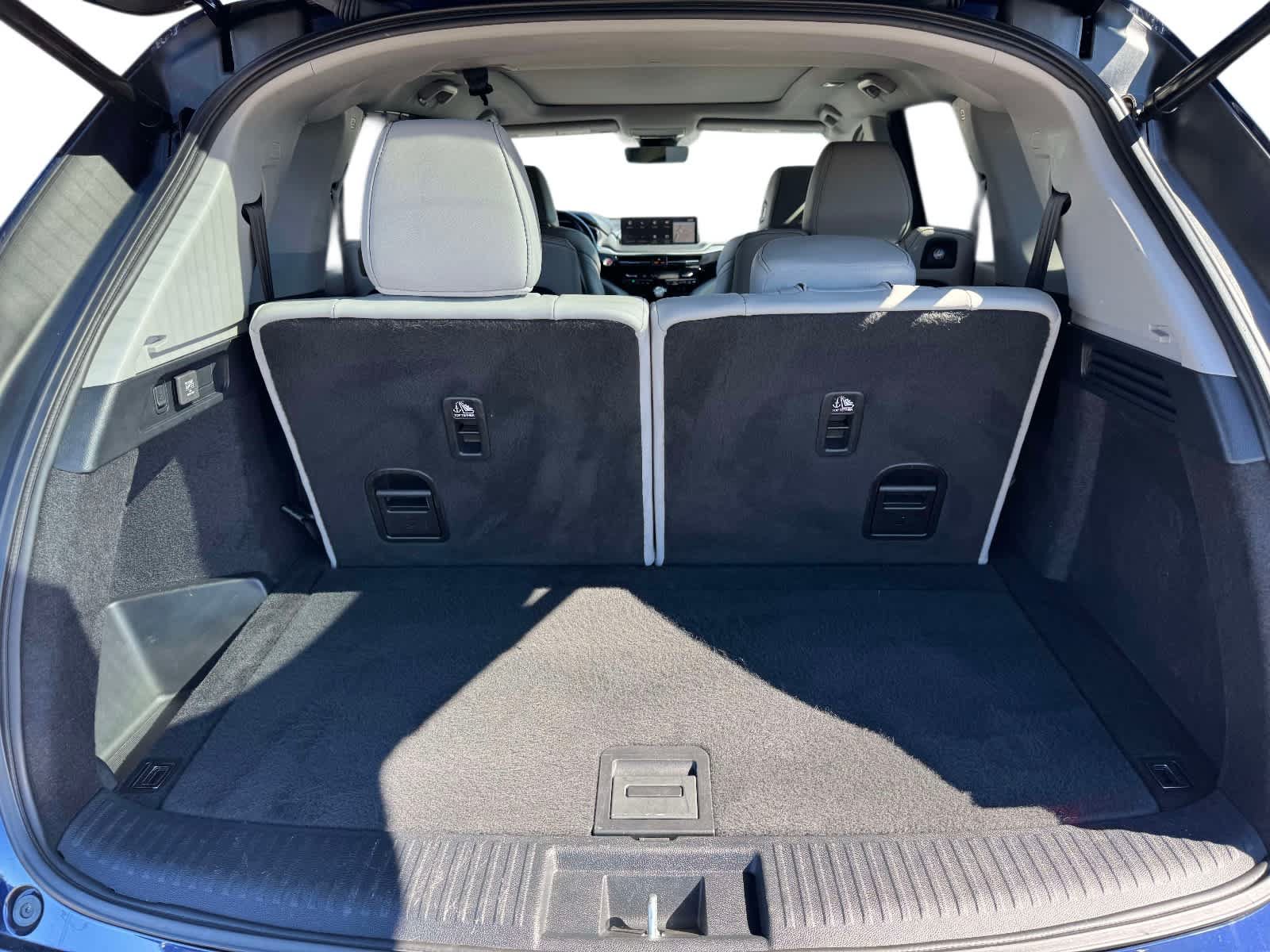 Used 2024 Acura MDX w/ Technology Package AWD/4WD image 10