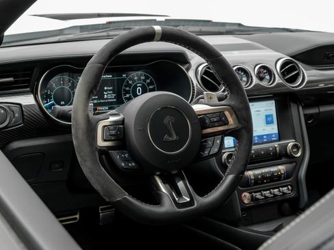 Used 2022 Ford Mustang Shelby GT500 w/ Carbon Fiber Track Pack image 13