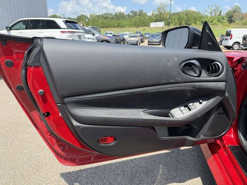 Used 2025 Nissan Z Performance w/ Floor Mat Package RWD image 15