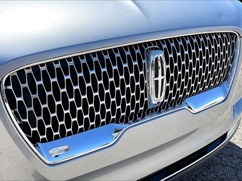 Used 2020 Lincoln Aviator Reserve w/ Elements Package Plus RWD image 29