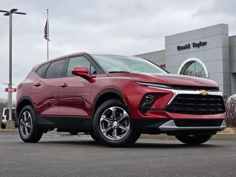 Used 2025 Chevrolet Blazer LT image 40