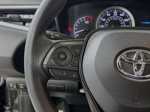 Used 2021 Toyota Corolla LE image 19