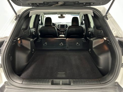 Used 2019 Jeep Cherokee Trailhawk w/ Cold Weather Group AWD/4WD image 33