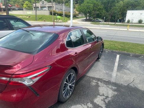 Certified 2018 Toyota Camry SE w/ Moonroof Package FWD image 13