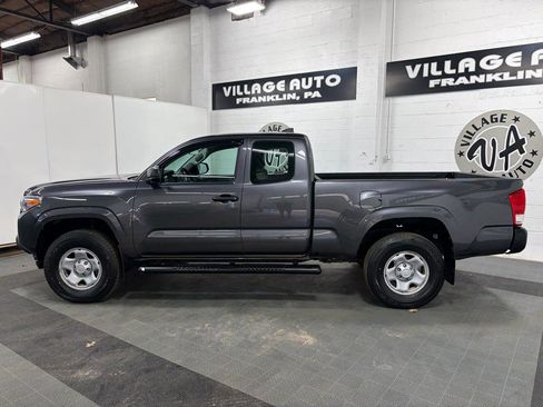 Used 2017 Toyota Tacoma SR image 7