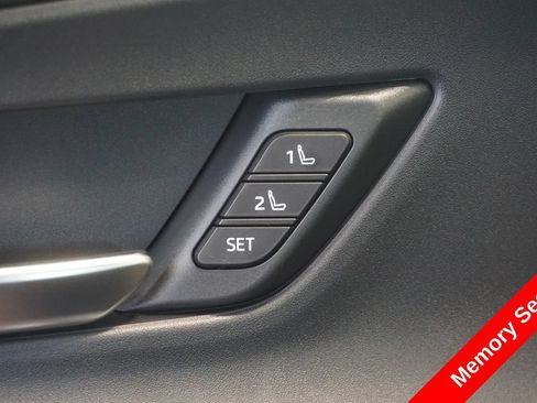 New 2026 Toyota Prius Plug-In Hybrid FWD image 7