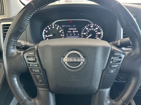 Certified 2022 Nissan Frontier SV image 22