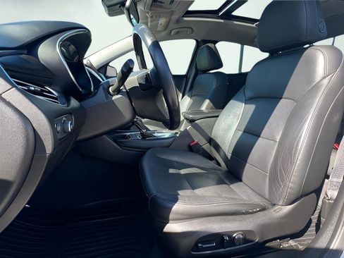 Used 2018 Chevrolet Malibu LT w/ True North Edition FWD image 17